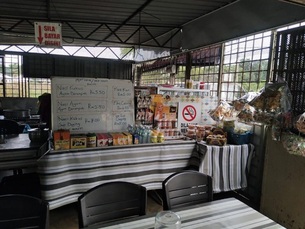 Nasi kukus di Warung Nasi Kukus Batu Hitam